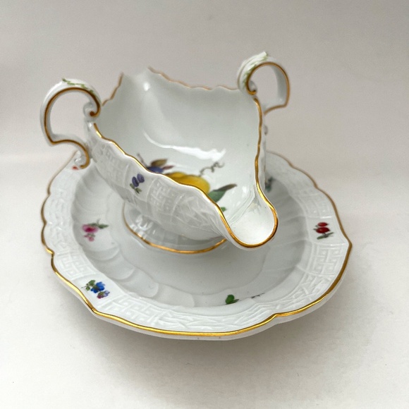 MEISSEN SAUCE BOAT VINTAGE - Picture 3 of 4